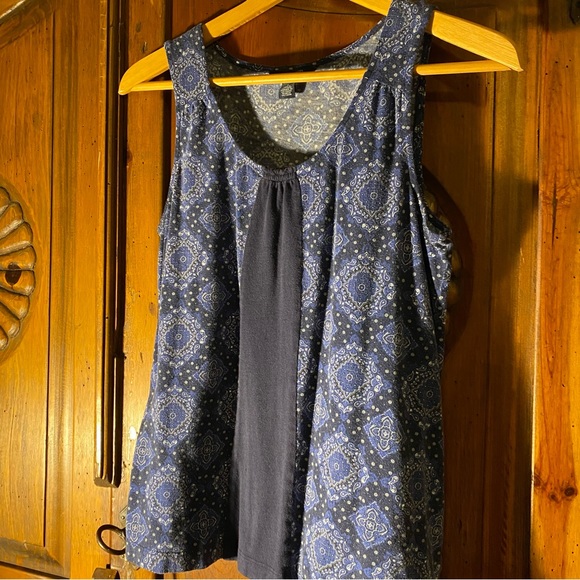 Tommy Hilfiger sleeveless top; M 🪷🌺 - Picture 3 of 5